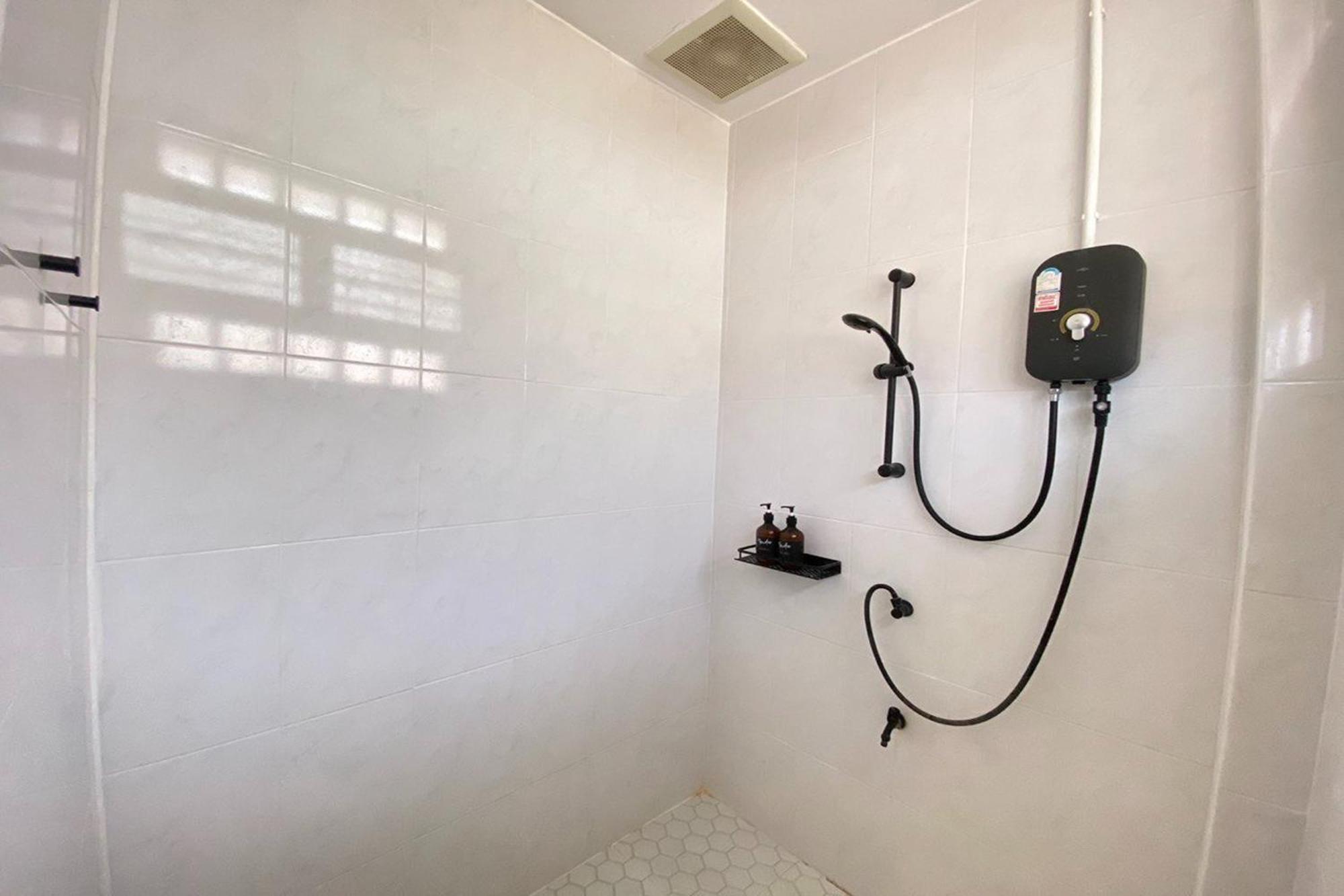 Yindee Travellers Lodge Nan Esterno foto