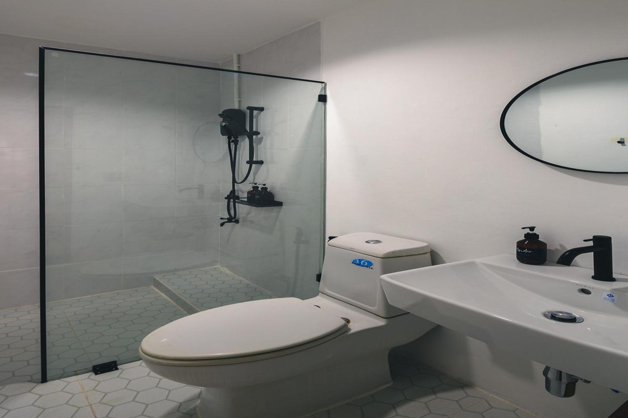 Yindee Travellers Lodge Nan Esterno foto