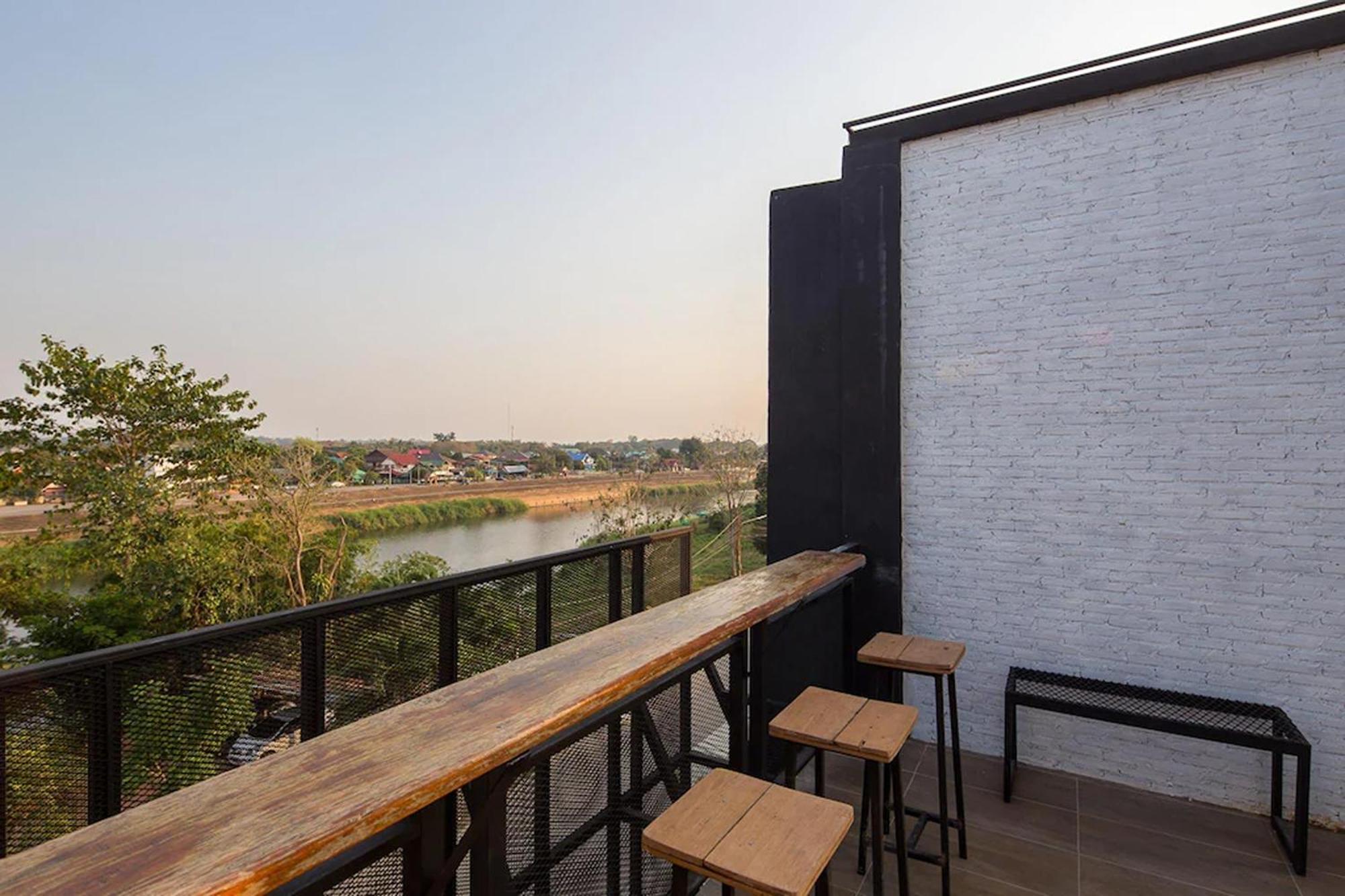Yindee Travellers Lodge Nan Esterno foto